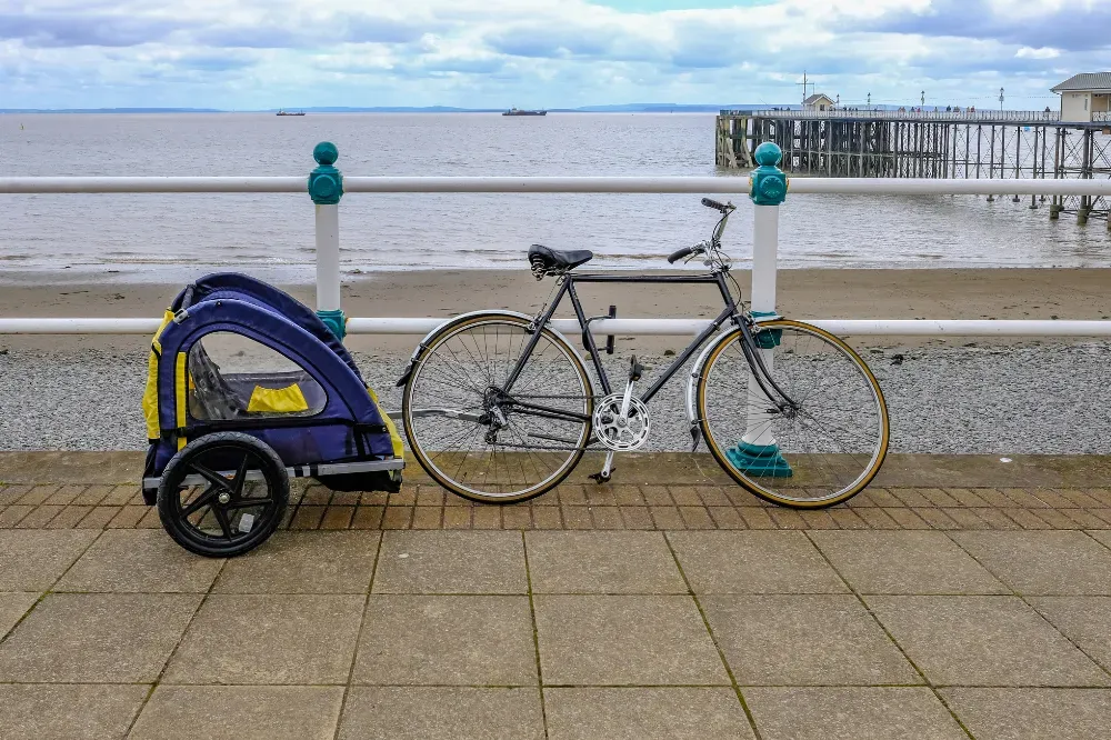 How old should a baby be to ride a bike trailer