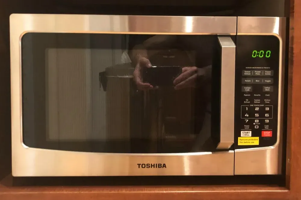 What are the pros and cons of the microwave air fryer combo