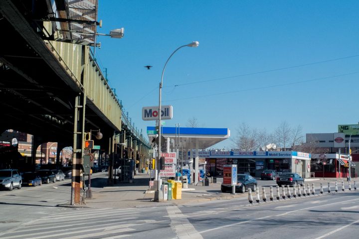 Walking the 7 Train in Queens, New York
