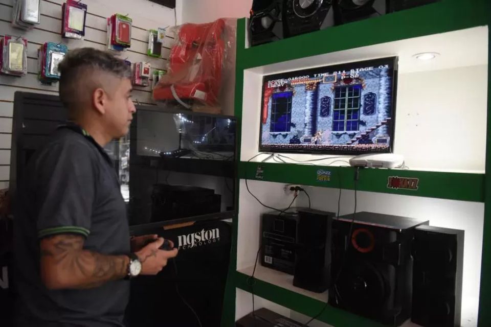 Gamers retro: las viejas consolas de los 90 volvieron para quedarse