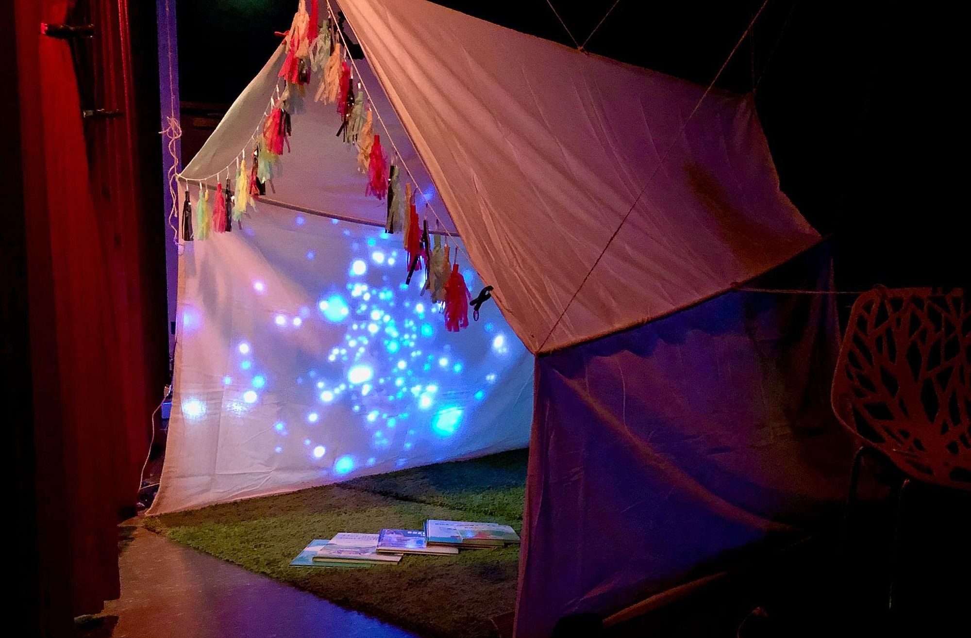 Prototype van de Voorleestent in het Kinderboekenmuseum