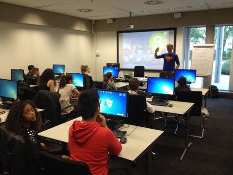 Alle kids aan het programmeren!