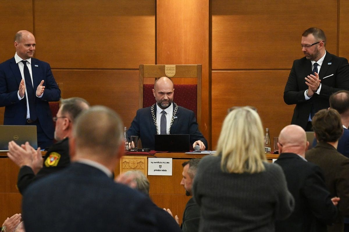 Umlčování opozice a ignorování médií. Jak se hejtmanství vyhýbá veřejné diskuzi