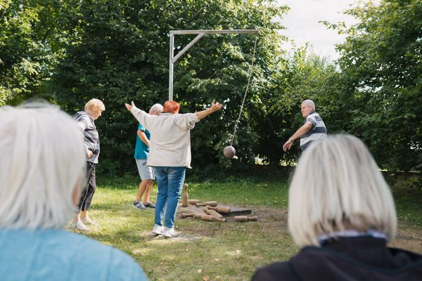 Knihovny jako komunitní svatostánky. Místním seniorům pomáhají překonat samotu