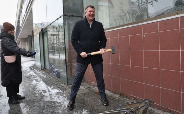 Opava platí statisíce za videa pro primátora. Celé město se mu skládá na promo, říká expert