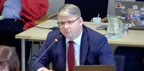 Kdo nemá na nájem, má špatnou práci, říká lídr ODS v Opavě. Místo bytů chce parkování