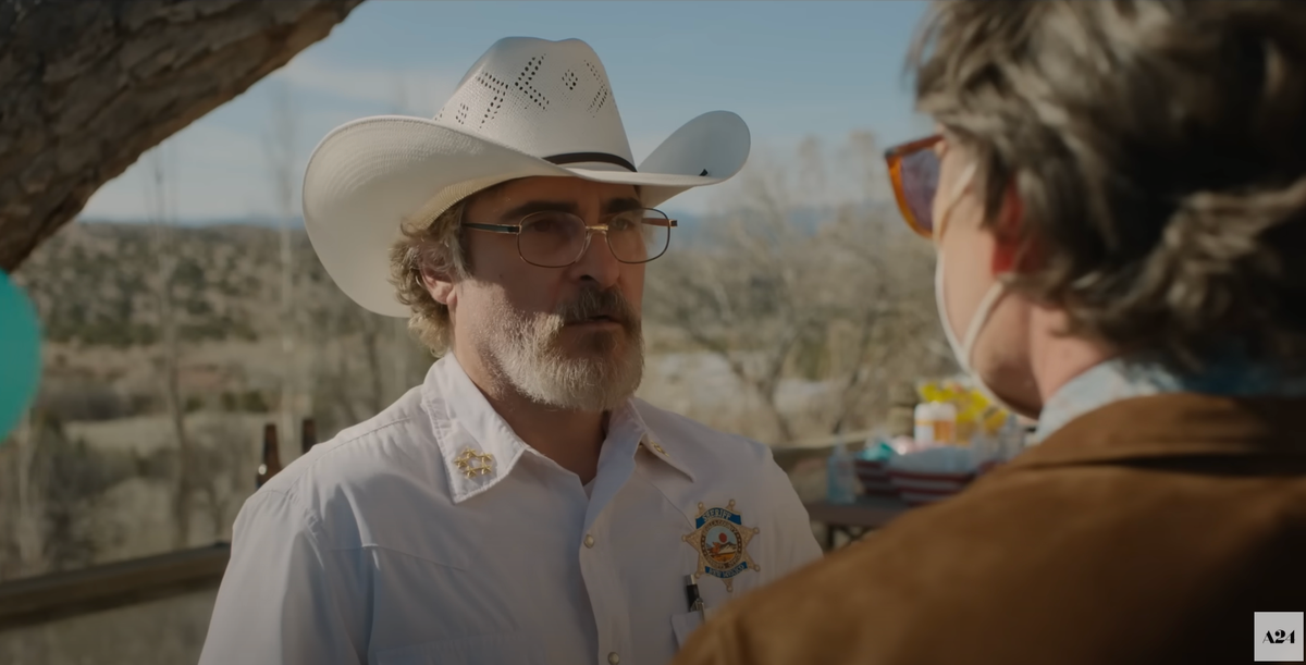 아리 애스터(Ari Aster)의 신작 <에딩턴(Eddington)>: 스마트폰이 총이 된 서부극