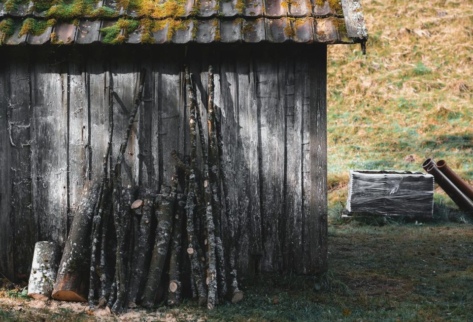 Ghosts S4E2 “Sam’s Dad” – What Ghosts Do With Time (Episode Reflection)