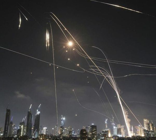 Israel deklarerar krig mot Iran