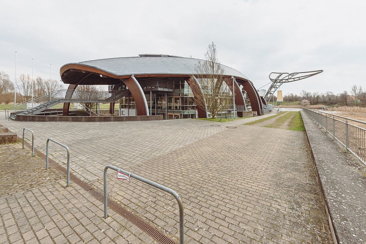 Hey, Sonntag: Champions League im Stadionbad