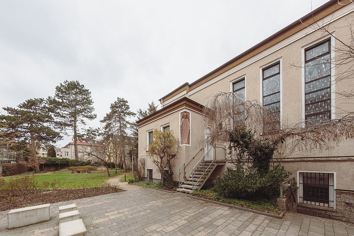 Hey, Sonntag: Poetry Slam zieht durch sechs Stadtteile