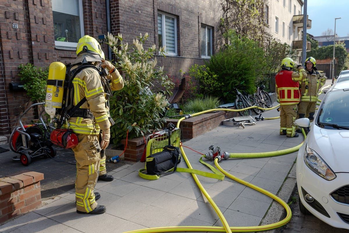Kellerbrand in Ricklingen — zwei Verletzte durch Rauchgas