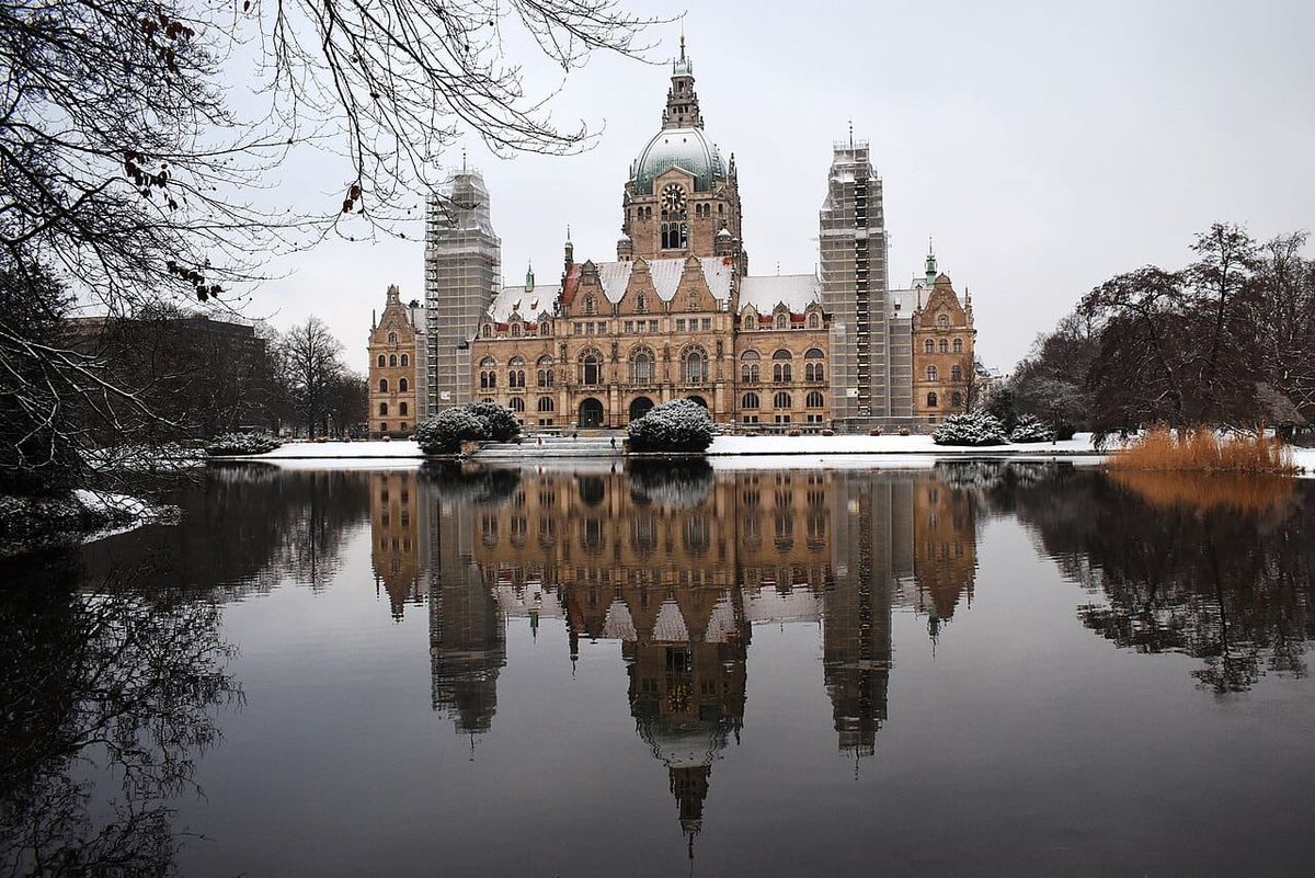 Godshorn: Mehr als 600 Strohballen abgebrannt — Polizei vermutet Brandstiftung