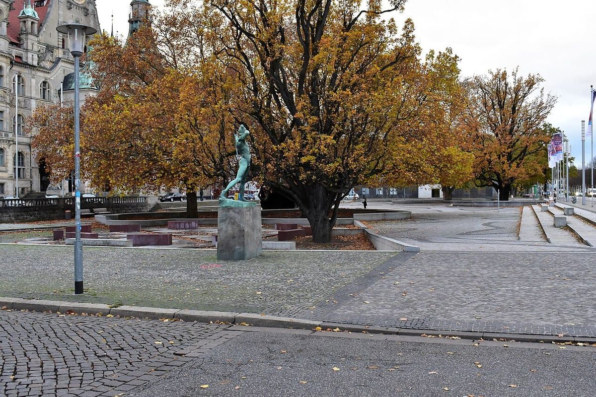 Hannover hat mehr Ladesäulen als E-Autos brauchen — und plant trotzdem weiter