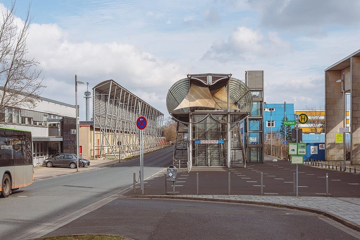 Hey, Samstag: Taktile Straßenschilder für Linden-Limmer