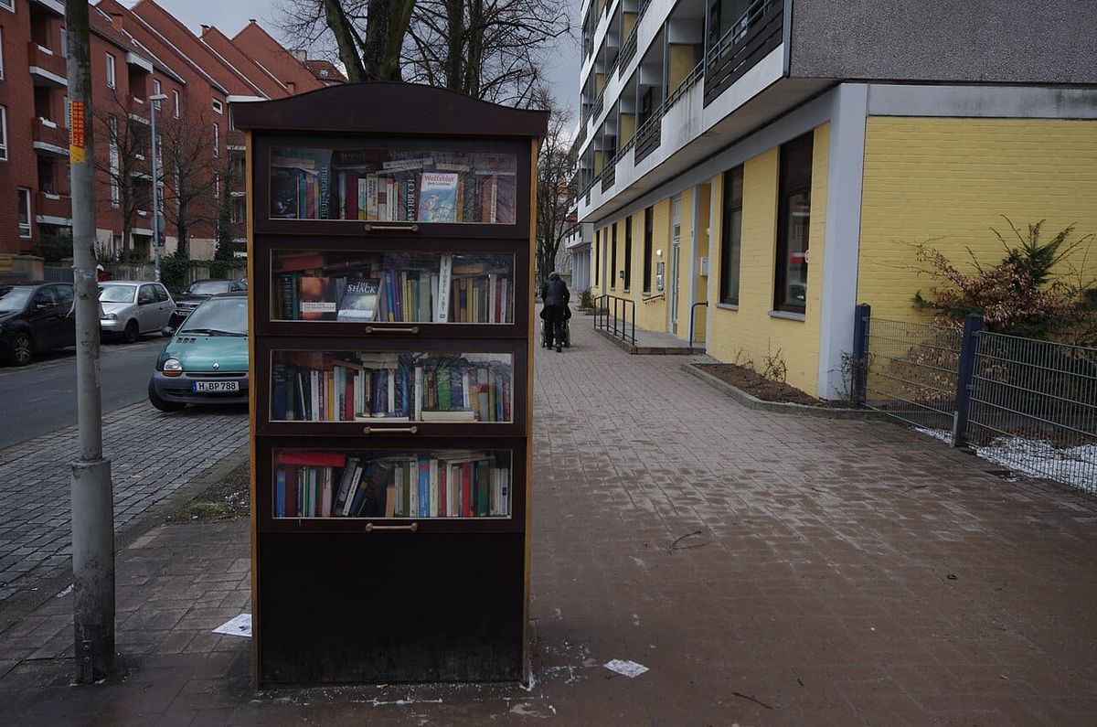 Offener Bücherschrank am Pfarrlandplatz kehrt zurück