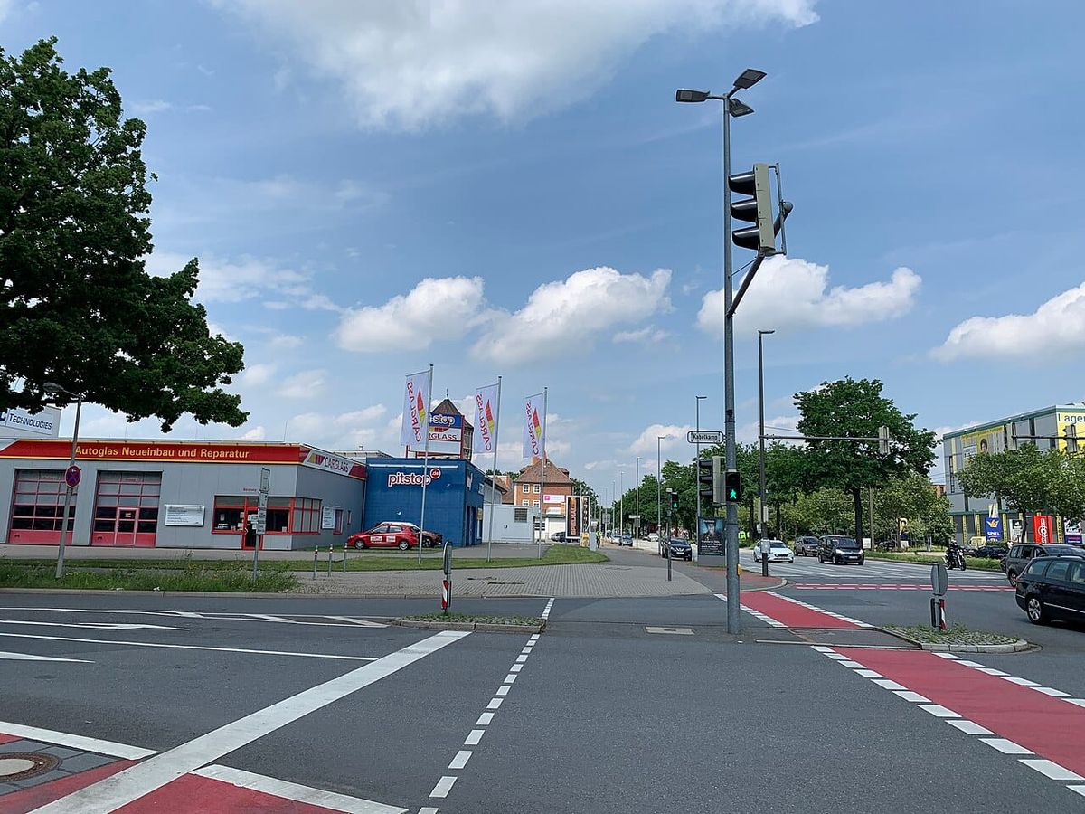 Fahrbahnmarkierungen auf der Vahrenwalder Straße: Volt stellt Antrag im Bezirksrat