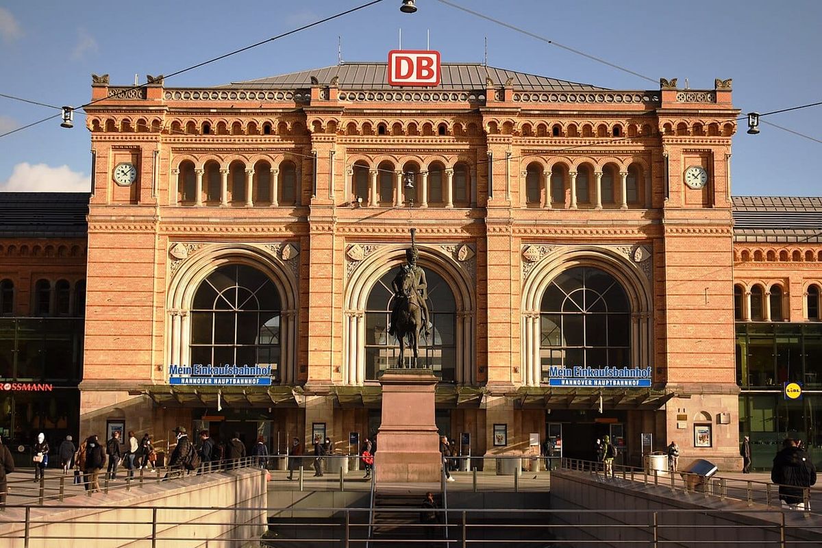 Opfer nach Gewalttat am Hauptbahnhof verstorben — Polizei ermittelt wegen Totschlags