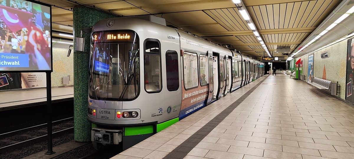 Kostenloses WLAN in allen 19 Tunnelstationen der ÜSTRA