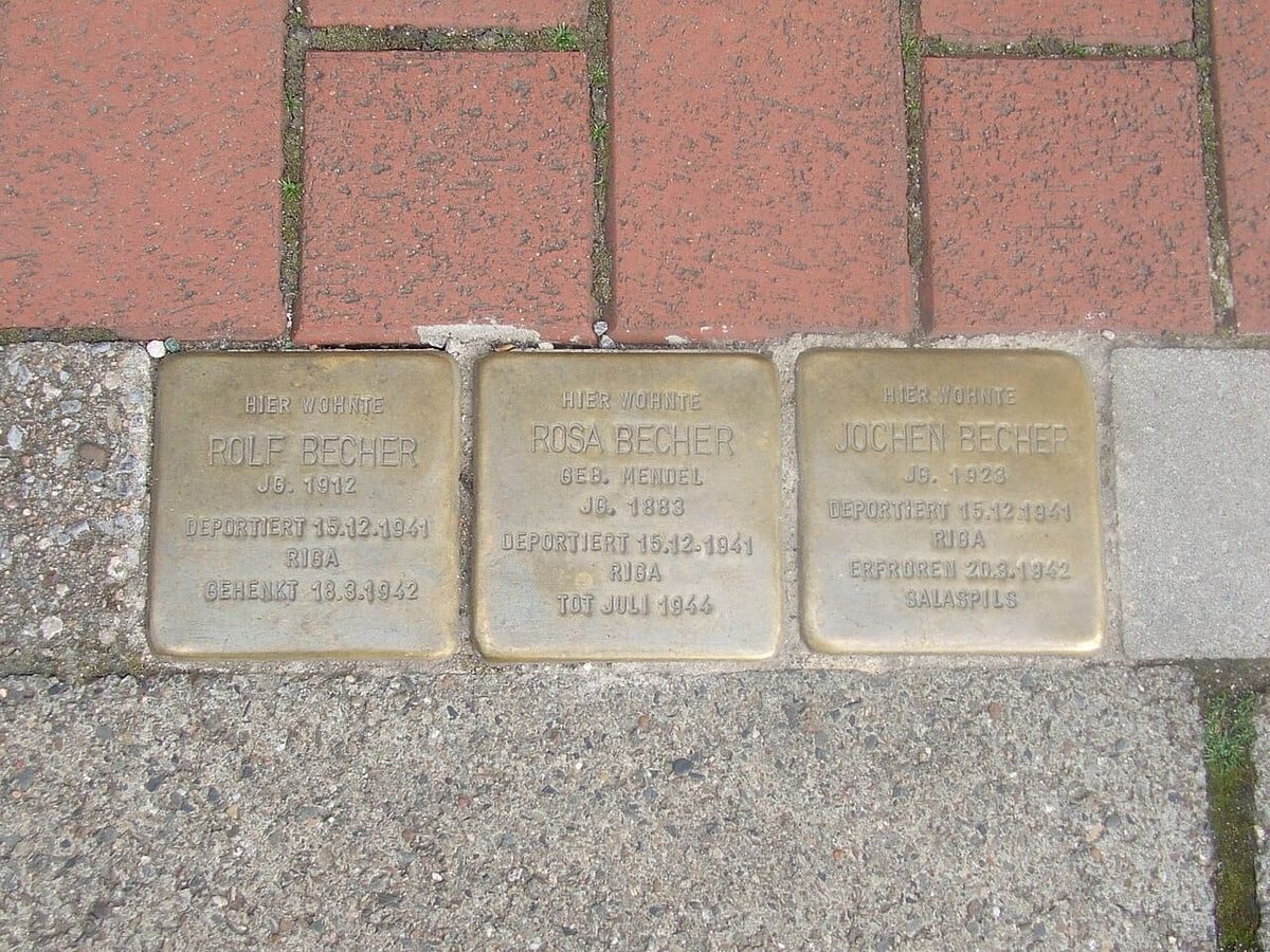 Elf neue Stolpersteine in Hannover verlegt