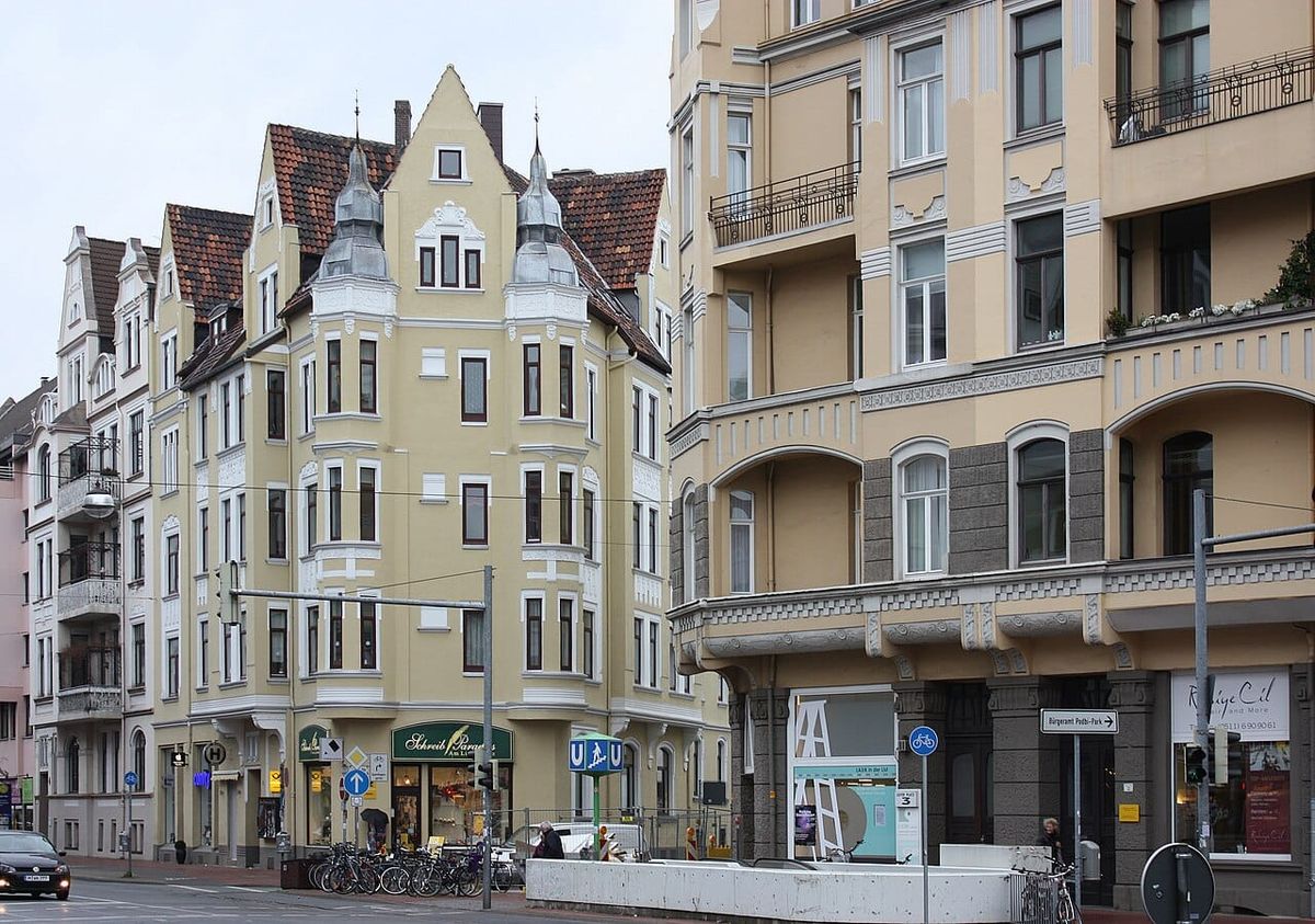 Neue „Rote Bank" in der List setzt Zeichen gegen häusliche Gewalt