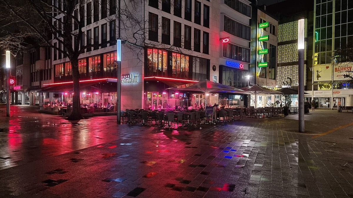 Gedenkveranstaltung nach Berliner CSD-Anschlag am Montag auf dem Platz der Weltausstellung