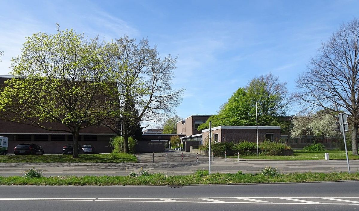 Herschelschule bezieht Interimsgebäude — Erweiterungsbau kommt in den Herbstferien