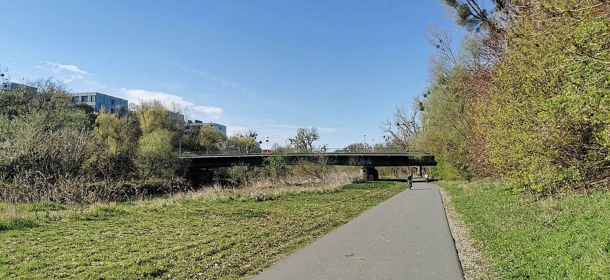 Stadtbahnen halten eine Woche nicht an der Stadionbrücke