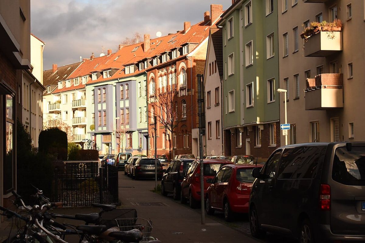 Alte Bemeroder Straße wird Fahrradstraße — Einbahnregelung für Autos