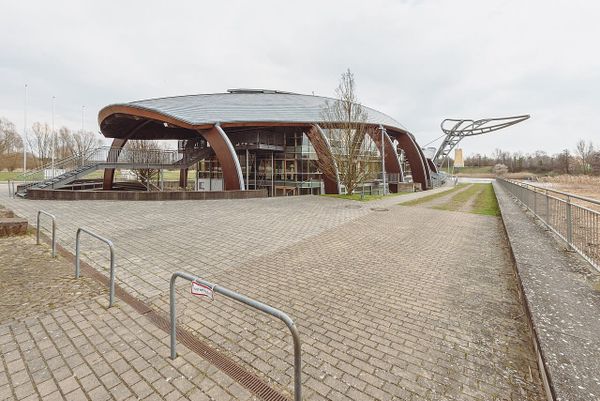 Hey, Sonntag: Champions League im Stadionbad