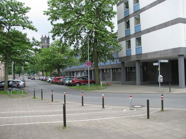 Bewohnerparken ab Mai an der Langen Laube und im Odeonviertel