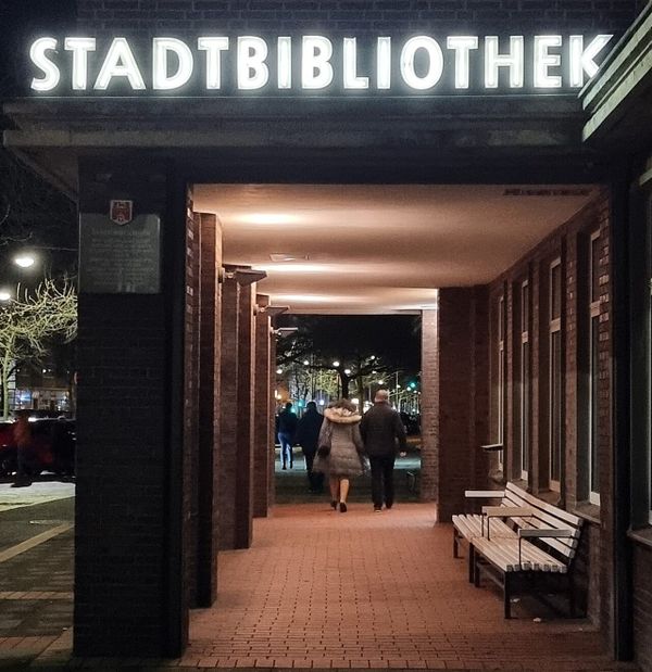 Living Library in der Zentralbibliothek: Zeitzeug*innen statt Bücher ausleihen