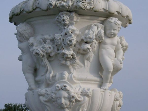 Herrenhäuser Gärten im April: Ostern, Illumination und Pflanzenaquarelle