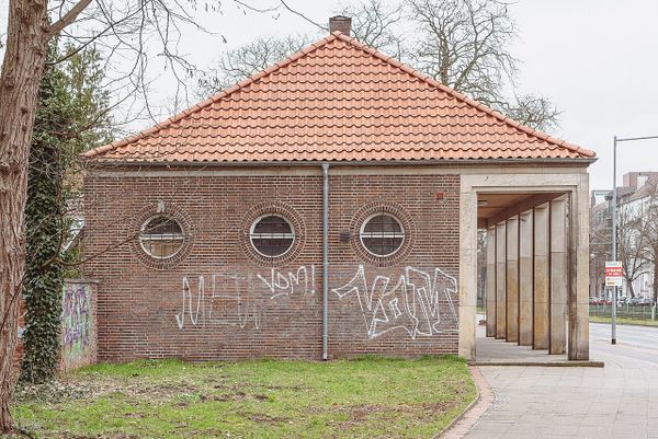 Hey, Dienstag: Ein Roboter namens Bürsti putzt die U-Bahn