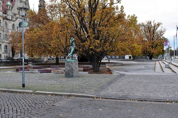 Hannover hat mehr Ladesäulen als E-Autos brauchen — und plant trotzdem weiter