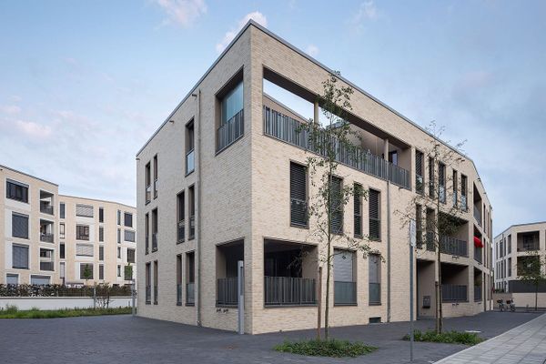 Hey, Sonntag: 96 gewinnt in Karlsruhe — mit Elfmeter-Nachschlag