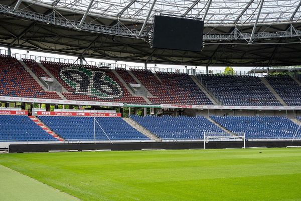 Mito HollyHocks Sportdirektor zu Besuch bei Hannover 96