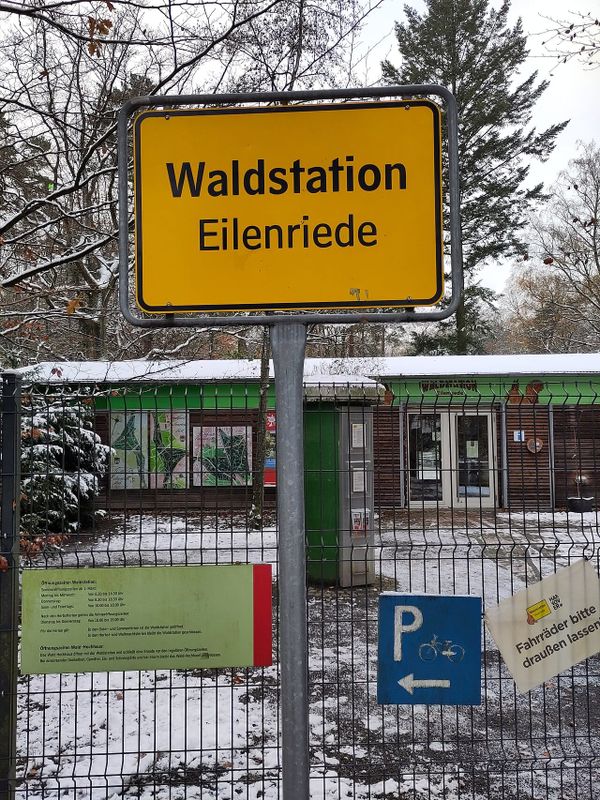 Sommerfest in der Waldstation Eilenriede — mit Feuerwehrschlauch gegen die Hitze