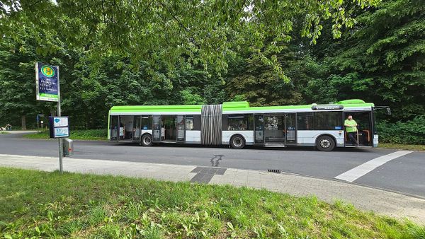 Busverkehr am Freitag eingeschränkt — Betriebsversammlung bei ÜSTRA Reisen