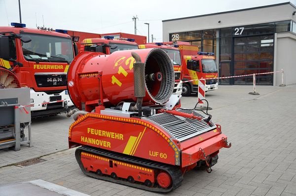 Leichtbauhalle für die Feuer- und Rettungswache 2