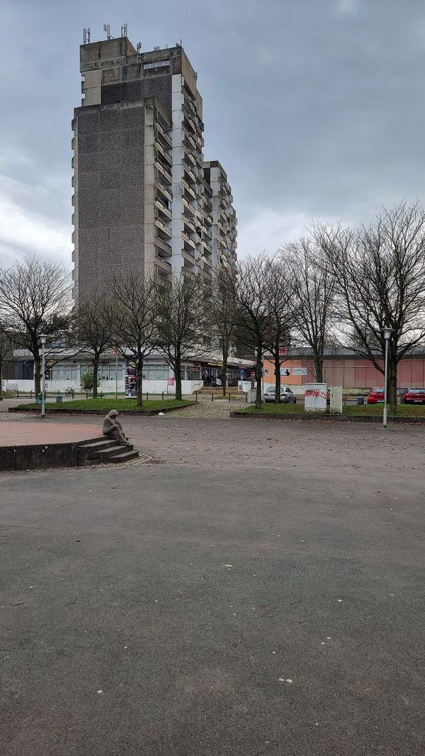 SPD und CDU wollen Skulptur für den Sahlkampmarkt