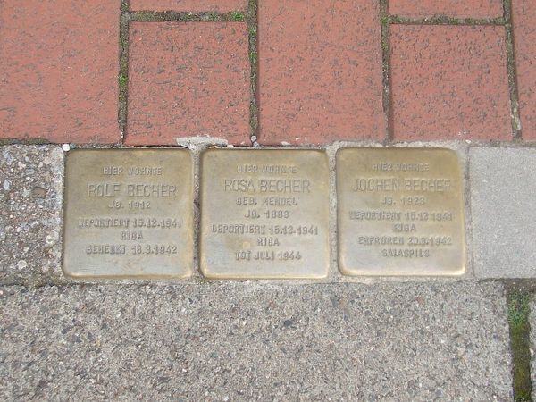 Elf neue Stolpersteine in Hannover verlegt