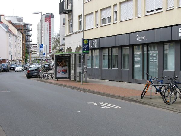 Müllabholung in Mitte: AHA prüft enge Straßen