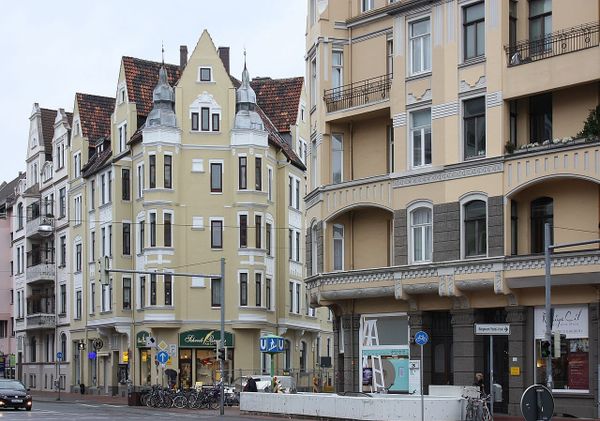 Neue „Rote Bank" in der List setzt Zeichen gegen häusliche Gewalt