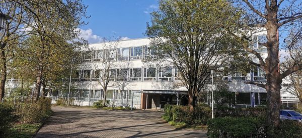 Gerhart-Hauptmann-Realschule in Buchholz bekommt neue Fassade
