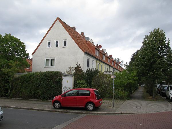 Mittelfeld bekommt Infotafel zur Geschichte der ECA-Siedlung