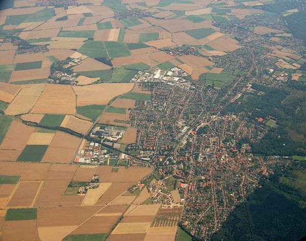 Schwerer Unfall auf der L 401 bei Barsinghausen — zwei Kleinkinder schwer verletzt