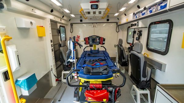 Feuerwehr stellt zwei neue Intensivtransportwagen in Dienst