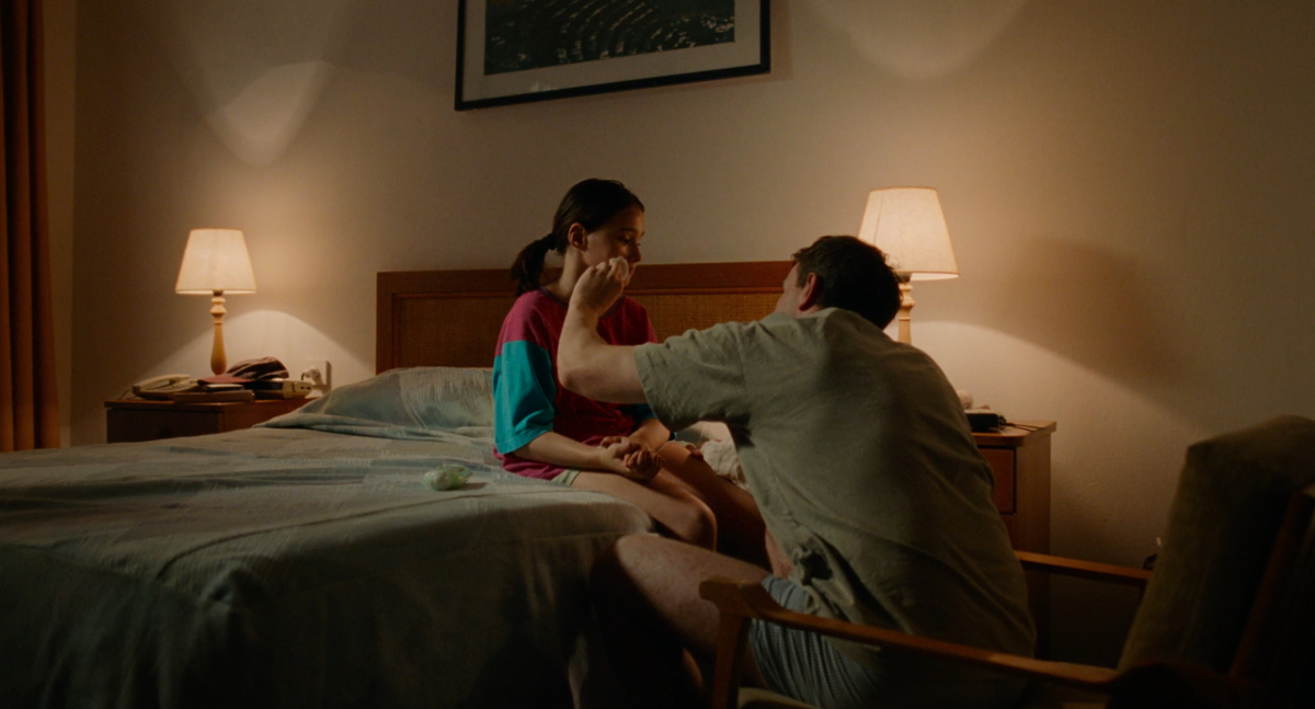 日麗 Aftersun｜那年夏天你沒讓我看見的傷