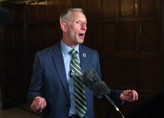Duluth hired a mayor, not a campaign